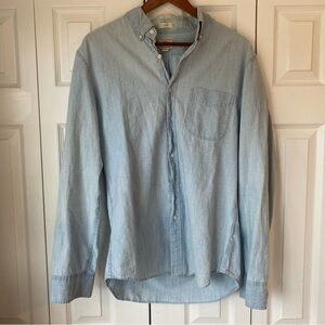 J Crew Long Sleeve Button Up Men Medium Slim Fit 100% Organic Cotton Chambray